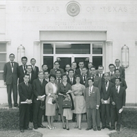 A souvenir photo at his graduation upon receiving a diploma in comparative Anglo-Saxon law in Dallas (USA) in 1960